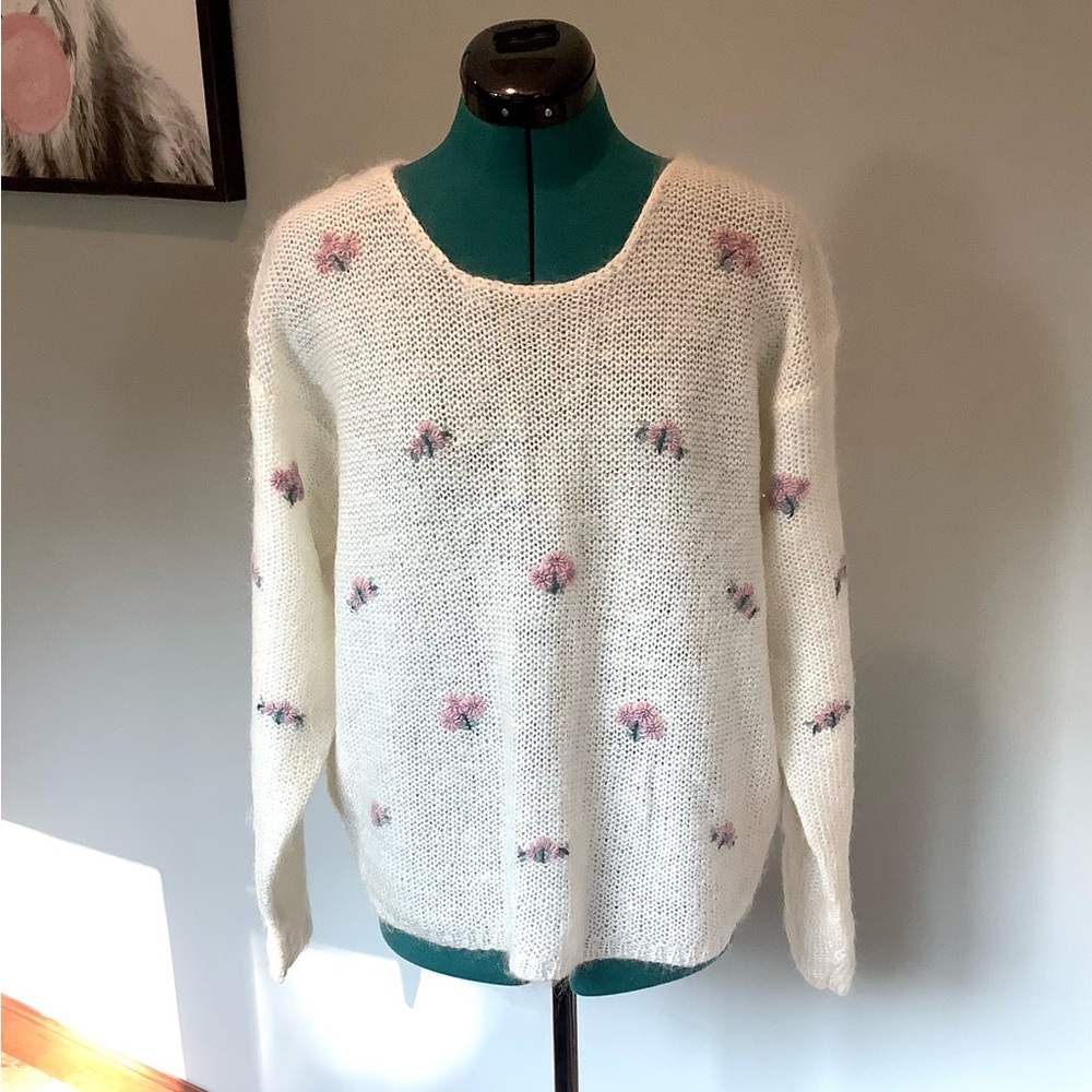 Pasta Vintage 90’s Embroidered Flower Sweater EUC Sz L